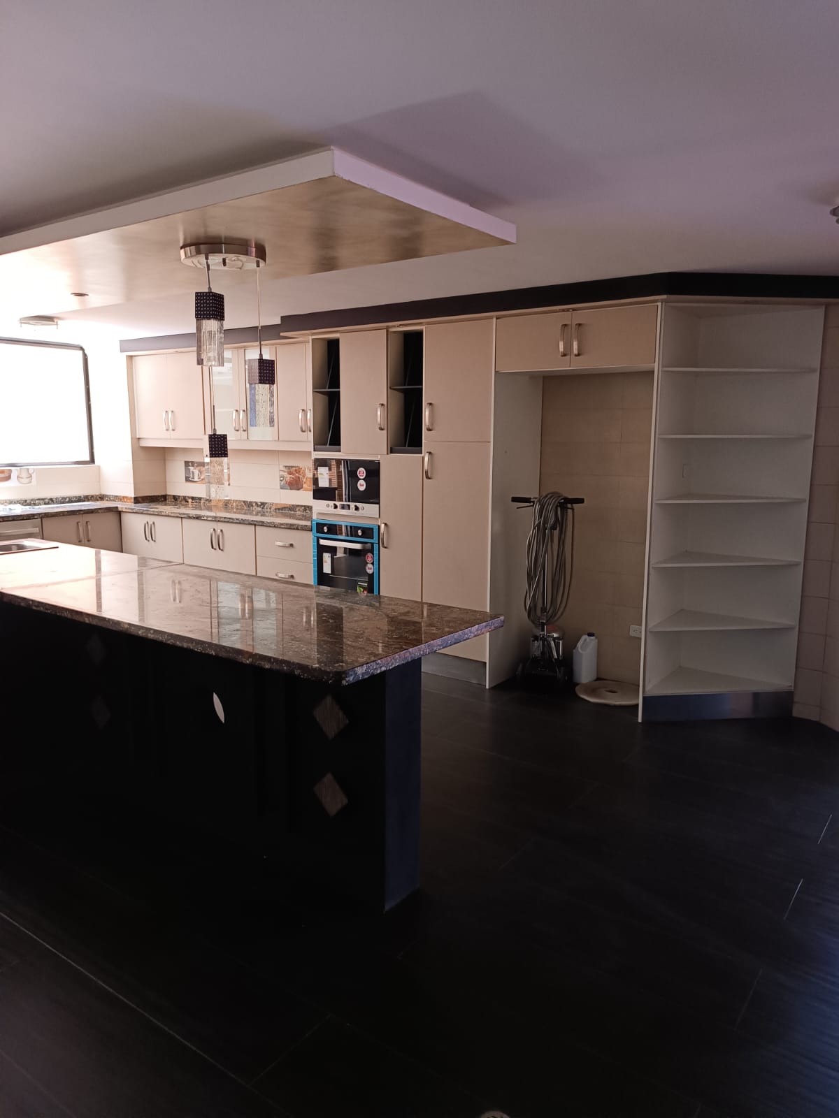 Cocina - Departamento dúplex - Colinas del Pichincha